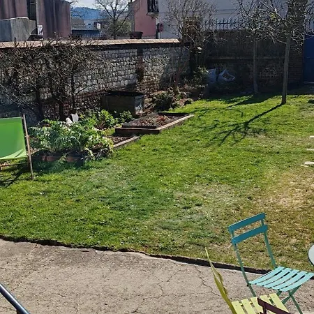Maison Avec Jardin Clos Proche Rouen Holiday home Sotteville-les-Rouen