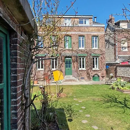 Holiday home Maison Avec Jardin Clos Proche Rouen