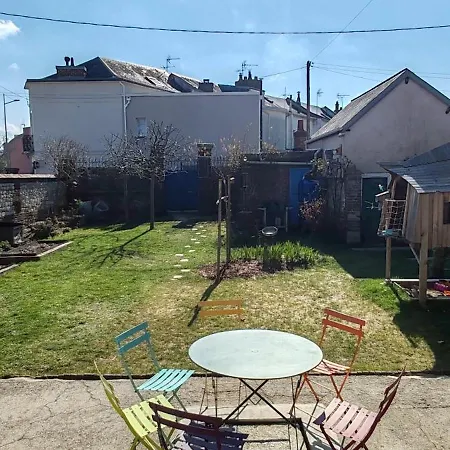 Holiday home Maison Avec Jardin Clos Proche Rouen
