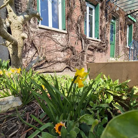 Holiday home Maison Avec Jardin Clos Proche Rouen *