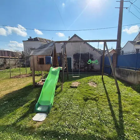 Holiday home Maison Avec Jardin Clos Proche Rouen