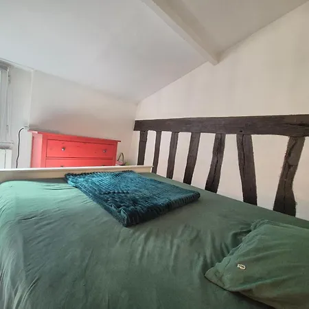 Holiday home Maison Avec Jardin Clos Proche Rouen *